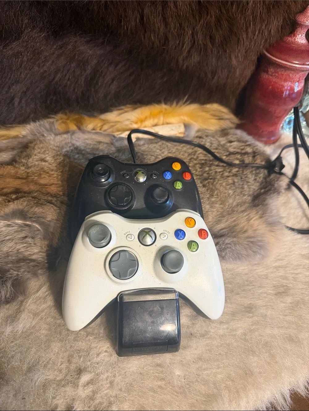 Wired Controllers Bundle - White and Black with charging dock (4550)